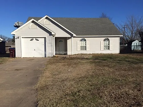 3505 Ridgeway Dr Photo 1