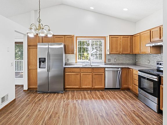 3rd image of 16036 Goodview Ct