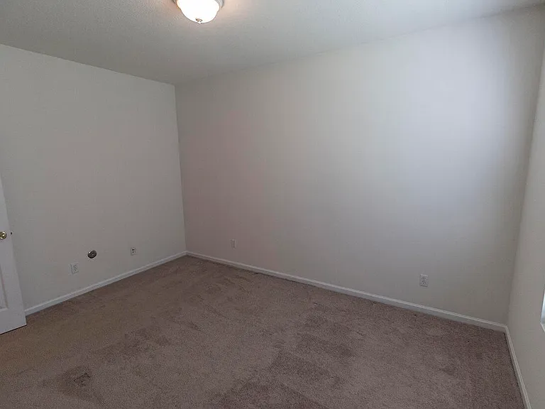 3402 E Saint Charles Rd — Photo 25