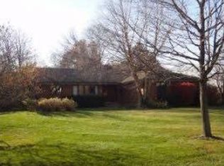 2 James Dr, Hawthorn Woods, IL 60047