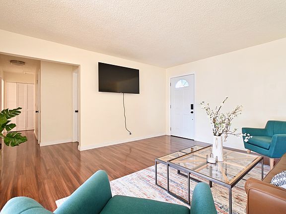 4th image of 7421 Colombia Dr