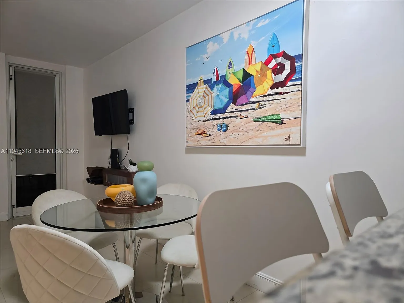 The Decoplage Condo — Photo 4