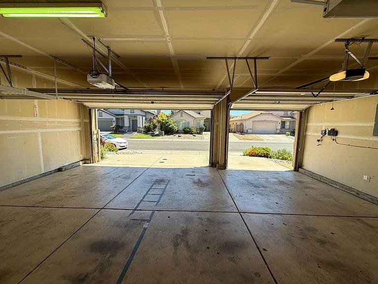 6425 Rabbit Hollow Way — Photo 30