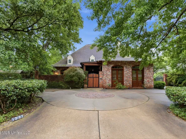 1227 Belvoir Pl, Jackson, MS 39202