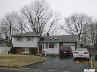 46 Marilynn St, East Islip, NY 11730