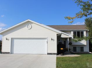 180 E Henschen St, Garner, IA 50438