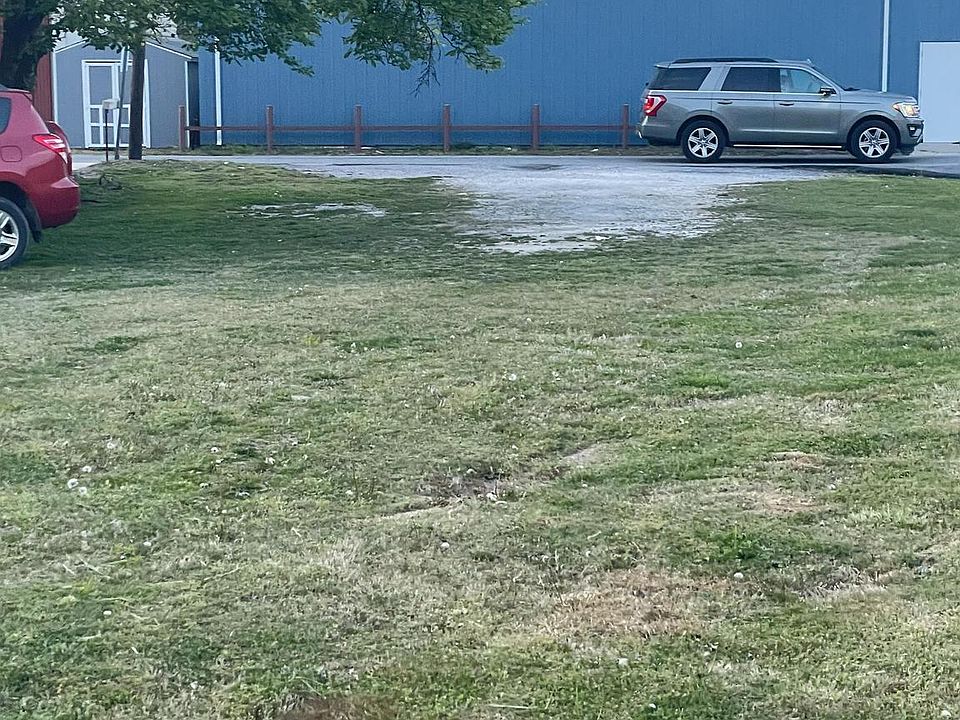 2nd image of 412 Market St