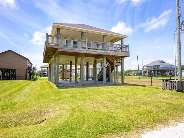 893 West Lane, Crystal Beach, TX 77650