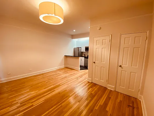 Rented by Metropolis Real Estate of Manhattan | media 8