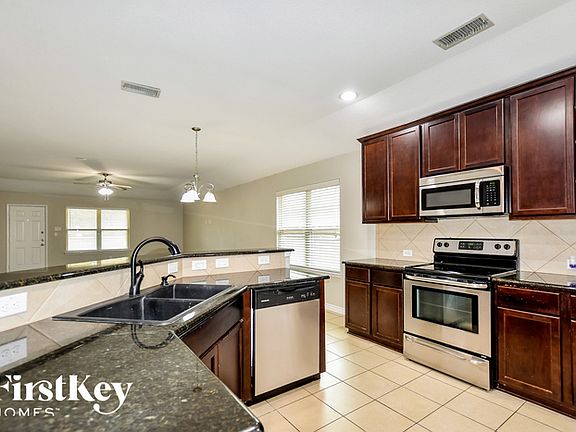 5th image of 8056 Vista Hill Ln