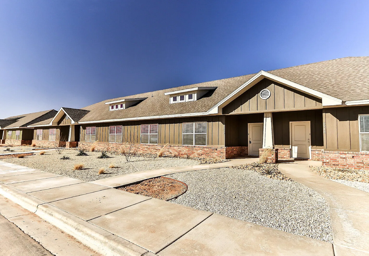 3 bed, 2.0 bath, 1552 sqft, $1,550 — Photo 2