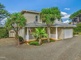 1318 SW Seawoods Ter, Waldport, OR 97394