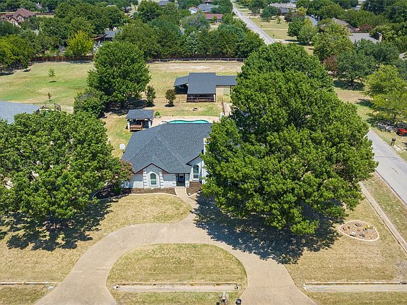 2nd image of 14205 Red Wood Cir N