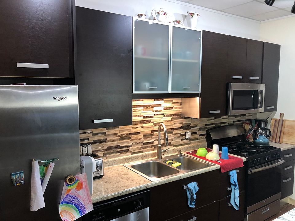 1st image of 1822 Ridge Ave #180