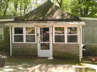 97 Russell Rd, Wellesley, MA 02482