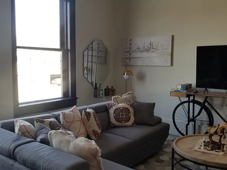 2 bed, 2.0 bath, 1600 sqft, $2,500 — Photo 39