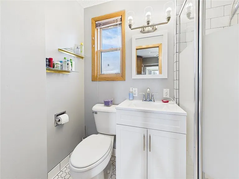 750 Robert St S #2 — Photo 2