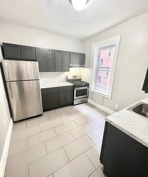 283 Lincoln Ave #24 — Photo 9