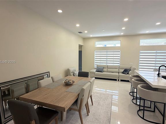 3rd image of 692 Maplewood Ct