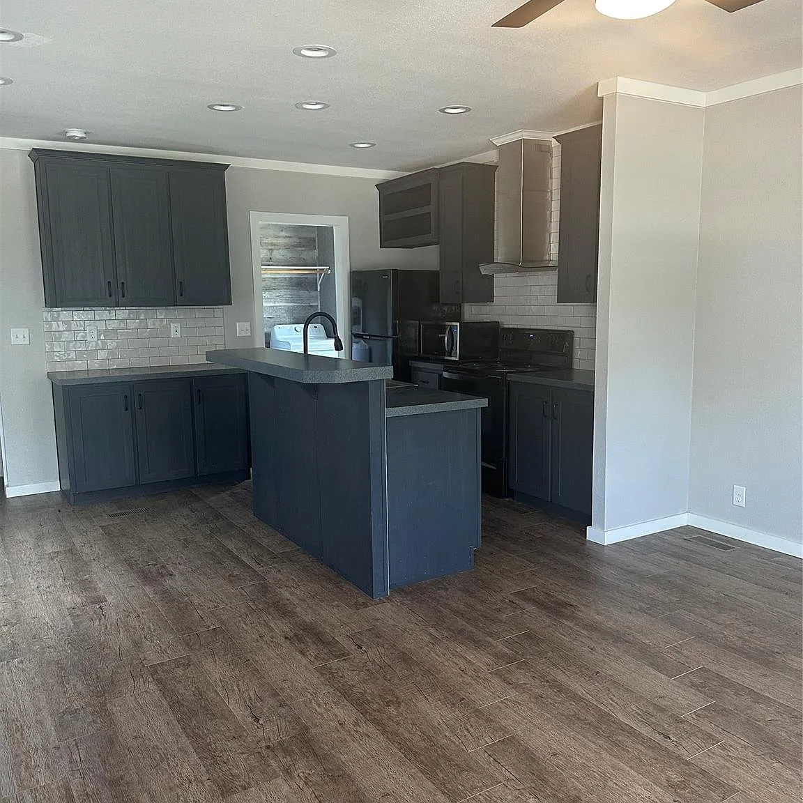 2 bed, 2.0 bath, 953 sqft, $1,275 — Photo 3