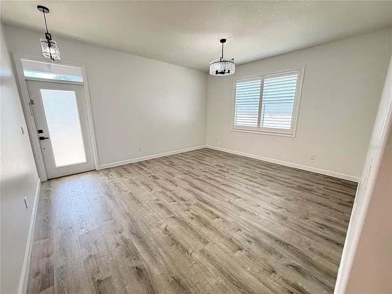 2347 Crosston Cir — Photo 2