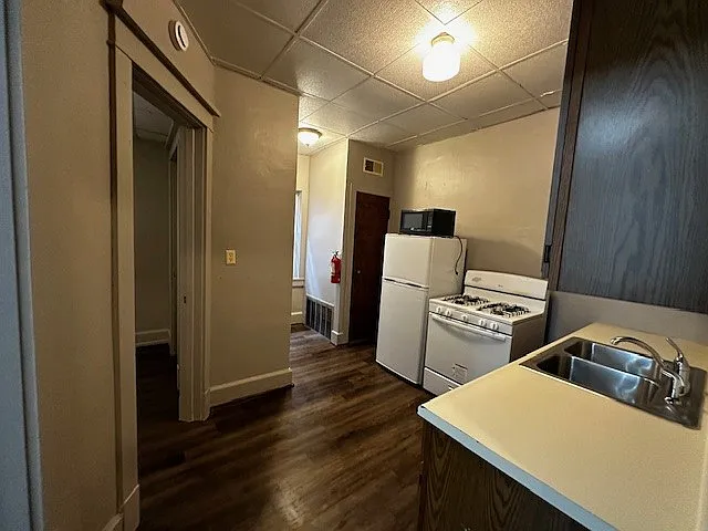 23 S Dubuque St #3 — Photo 3