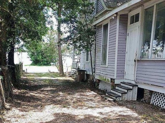 2nd image of 855 Church St