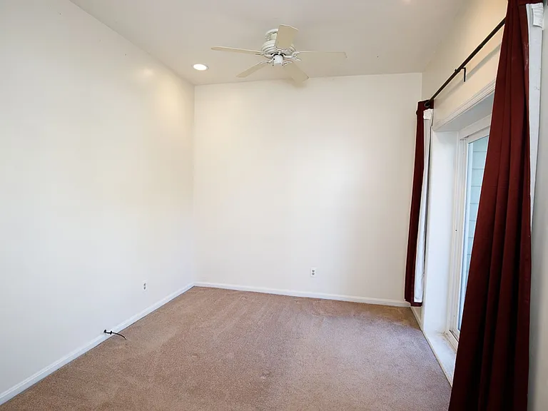 1434 Potomac Ave SE #4 — Photo 16