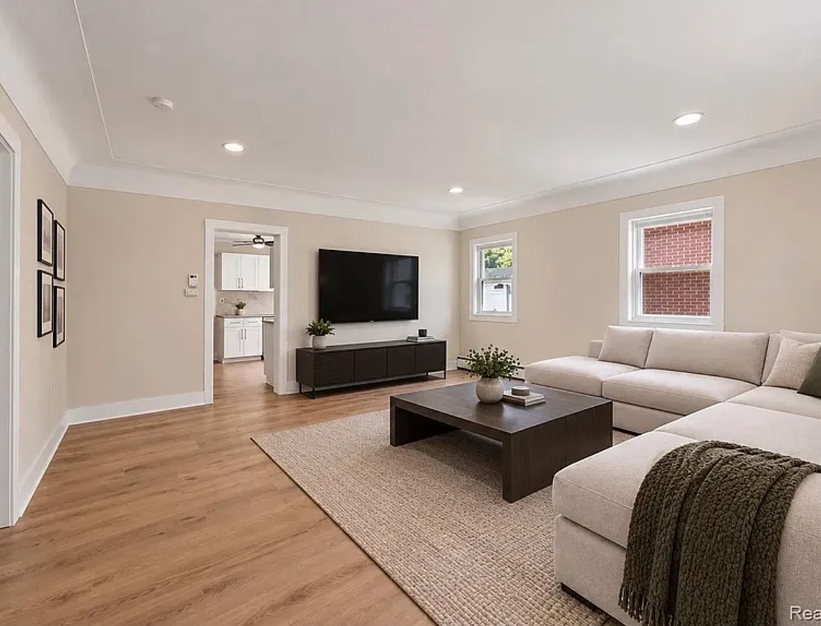3 bed, 1316 sqft, $1,490 — Photo 3