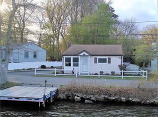 22 Lakeside Dr, Coventry, RI 02816