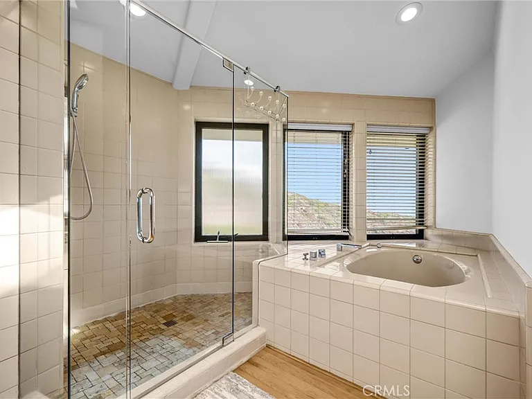 1326 Skyline Dr — Photo 27