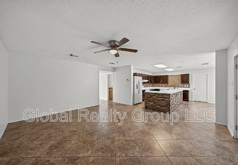 7702 Fairton Pl — Photo 13