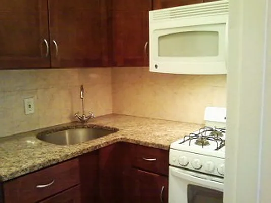 Rented by ALTER REALTY CO INC | media 3