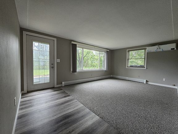 3rd image of 552 W 5th St Unit B