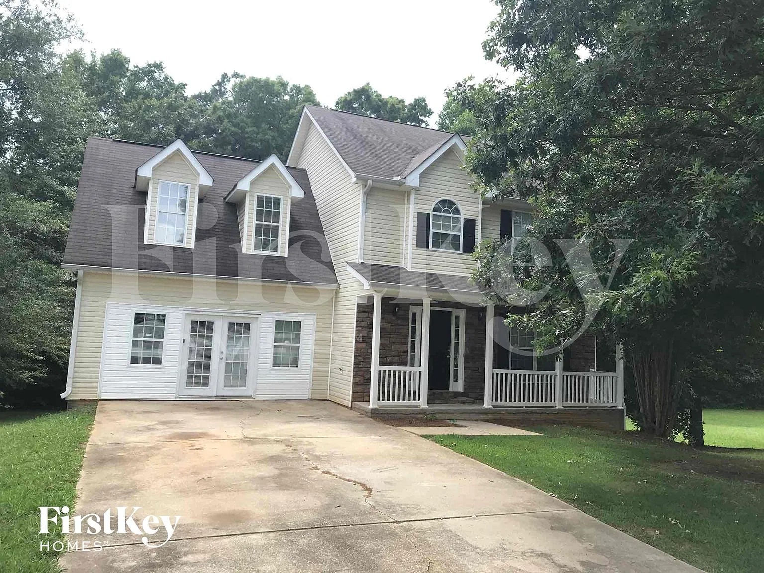 4 bed, 3.0 bath, 2100 sqft, $2,340 — Photo 1