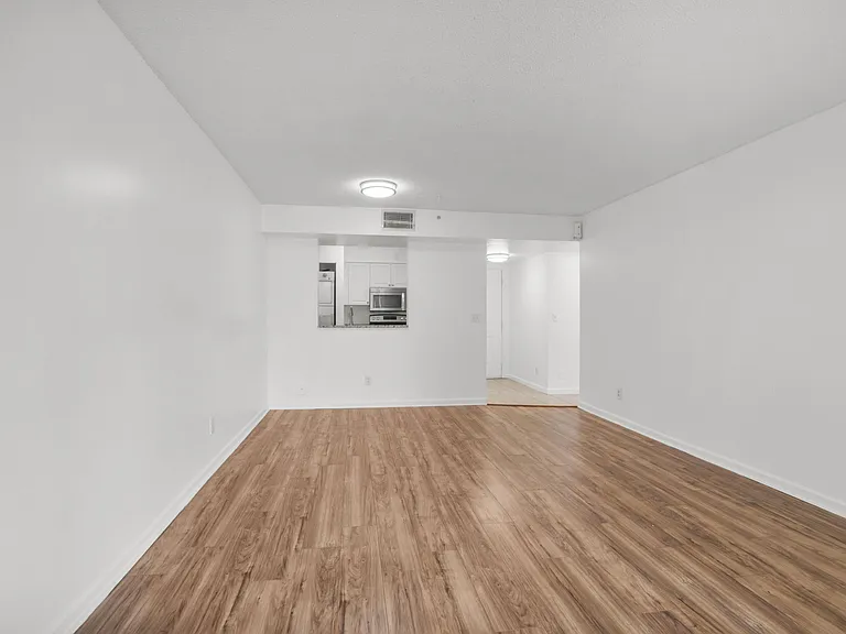 1341 SE 3rd Ave #112 — Photo 12