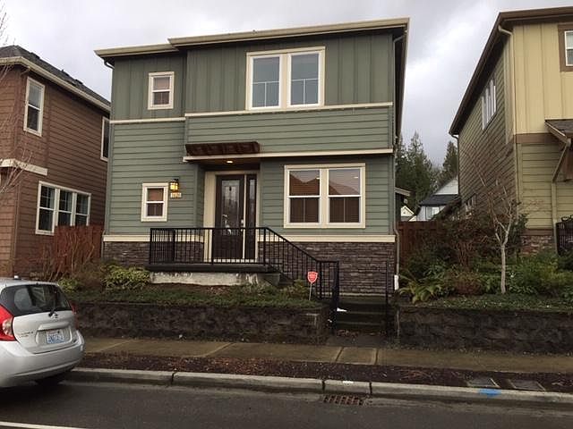 1st image of 1628 14th Pl NE