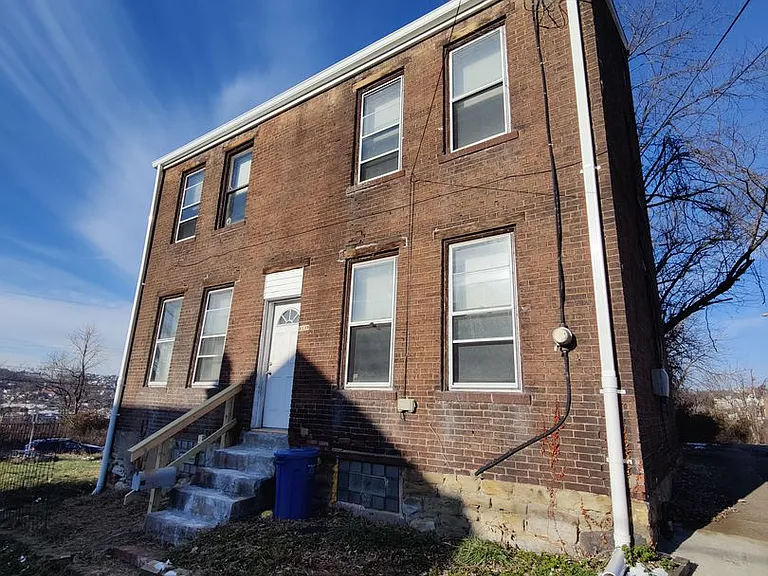 3139 Ward St — Photo 1