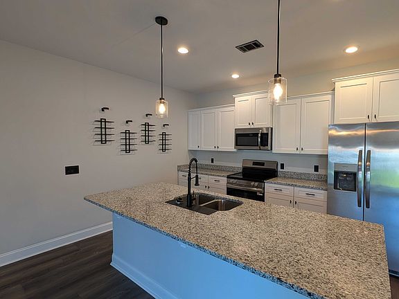 2nd image of 453 Governor Treutlen Cir