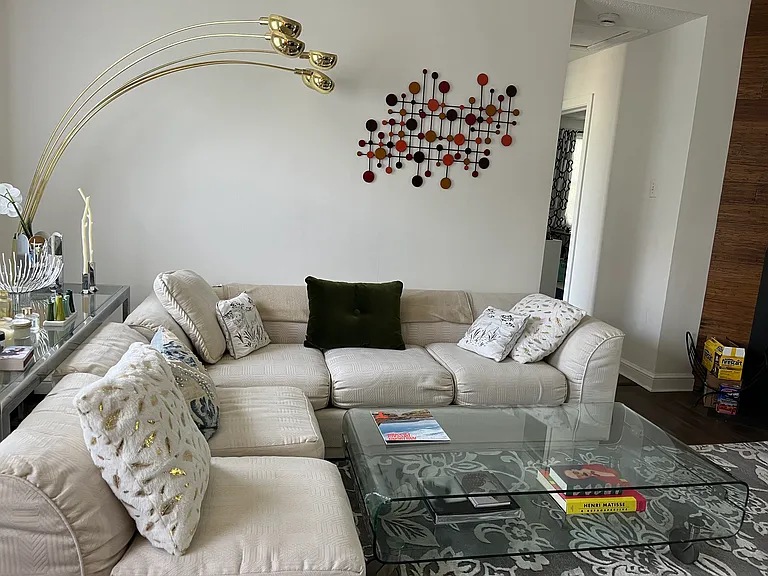 2405 Arlington Blvd — Photo 3