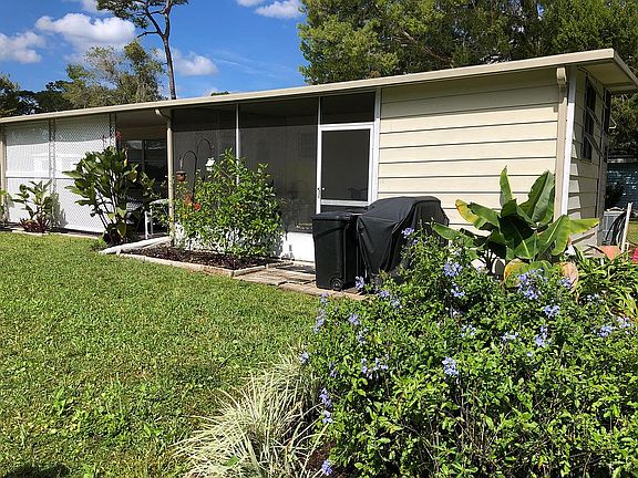 3rd image of 3281 Cottontail Ln
