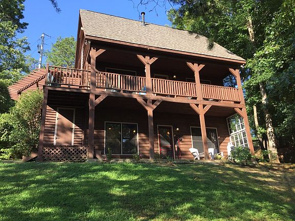 2nd image of 2846 Mountain View Cir