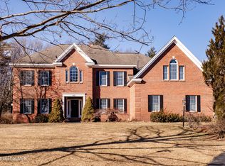 412 Ridgehill Rd, Schenectady, NY 12303