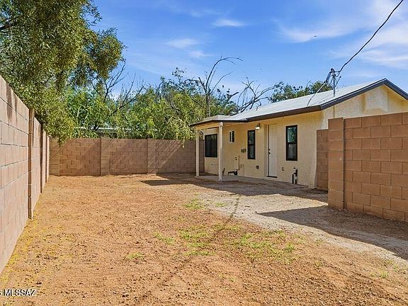 2nd image of 2711 E Grant Rd