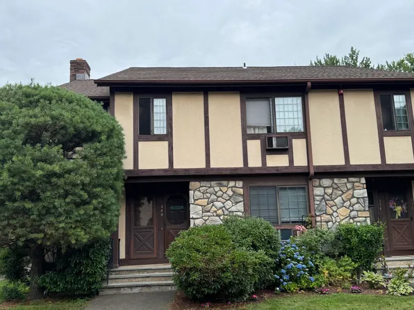 239 Foxwood Lane #239, Milford, CT 06461