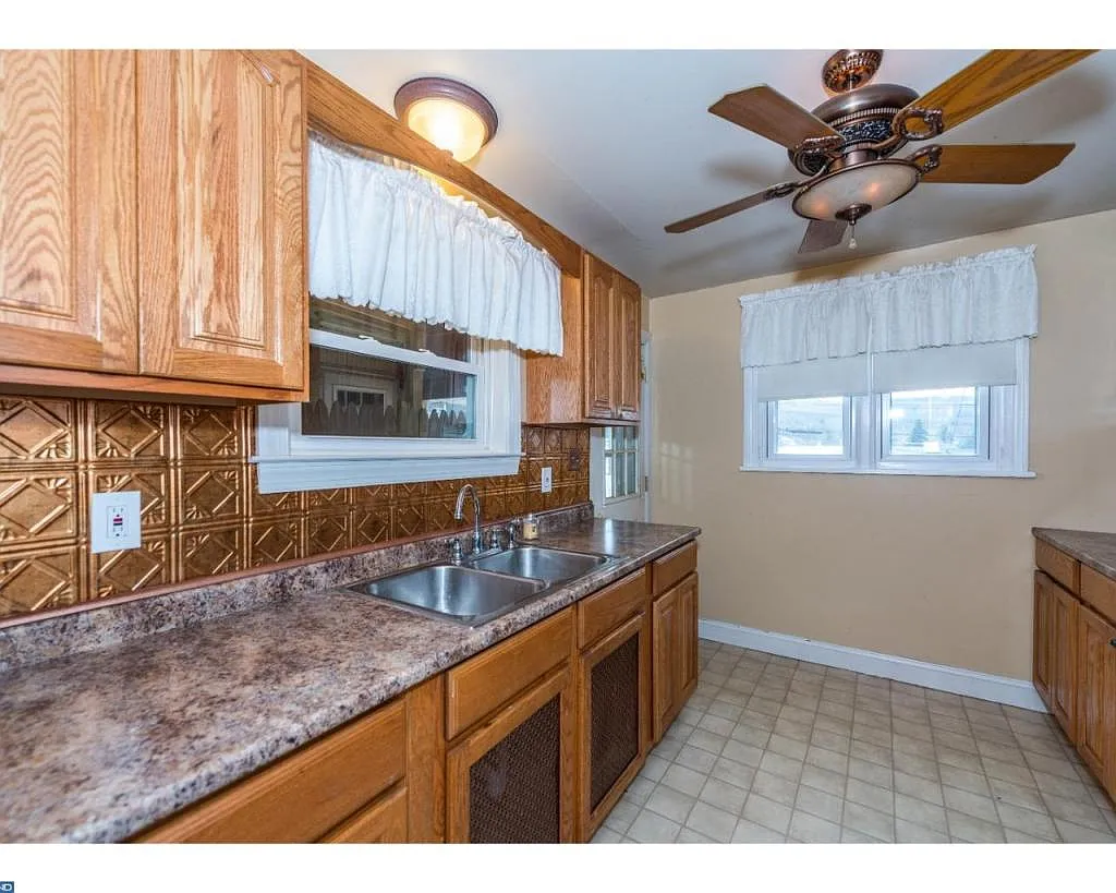2549 Perkiomen Ave photo 1