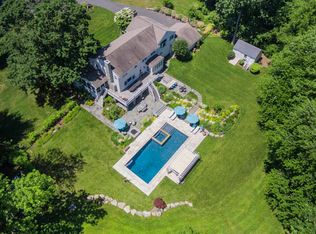 39 Shadow Ln, New Canaan, CT 06840