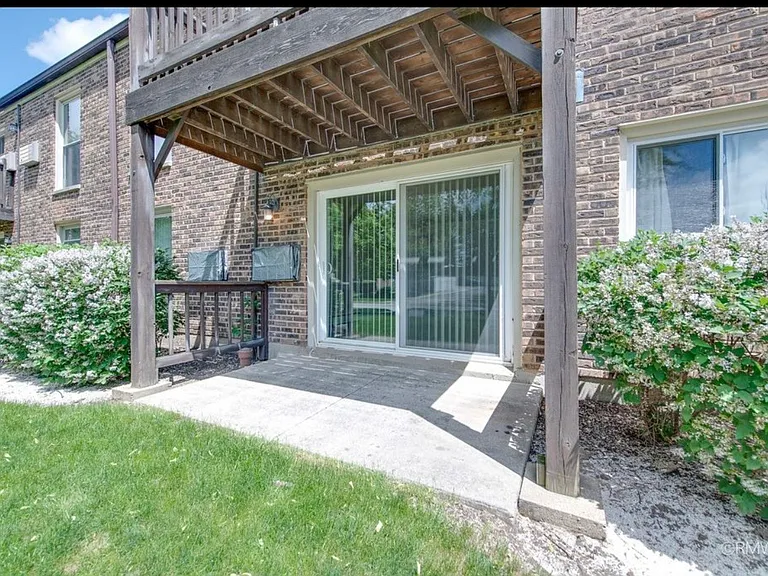 337 N Carter St #101 — Photo 8