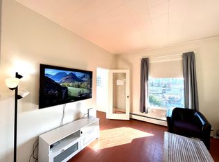 606 Aloha St, Seattle, WA 98109