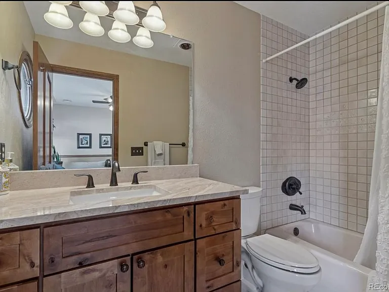 5 Tamarade Dr — Photo 4